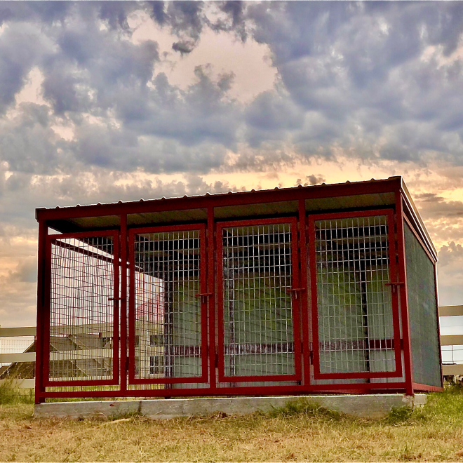 Dog kennels available for short term use for our overnight guests.